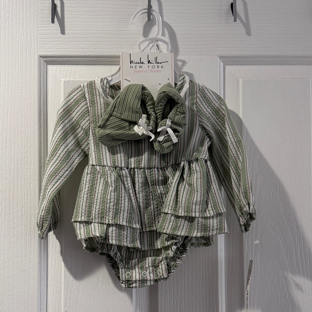 Nicole Miller Green and White Baby Outfit Set